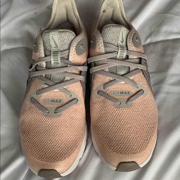 Nike Air Max Shoes - Picture 2 of 8